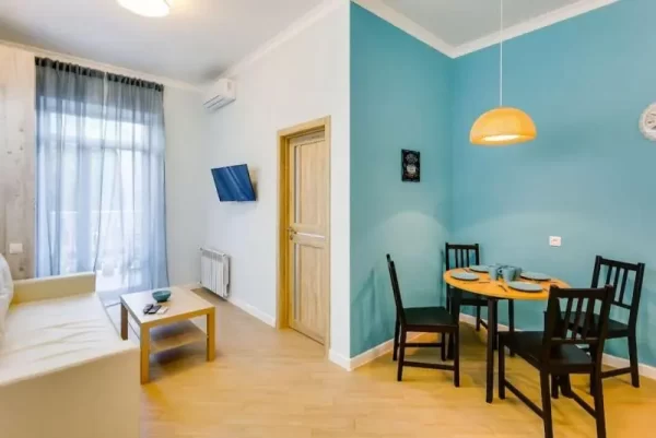 Квартира на 20-й Линии 13/23 посуточно