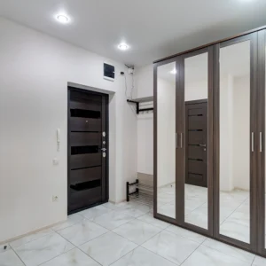 Квартира на Тельмана 110с2 в ЖК Тихий цeнтp посуточно