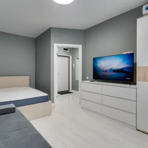 Квартира на Бориса Слюсаря 15с1 посуточно